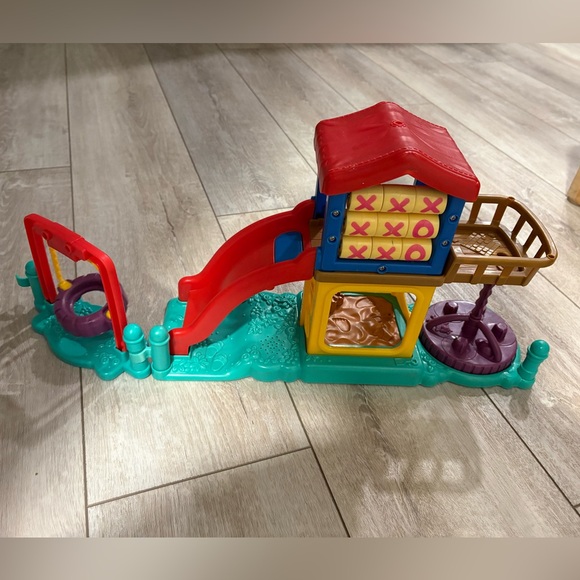 Little People Playground and school bus set and figures - Picture 7 of 11